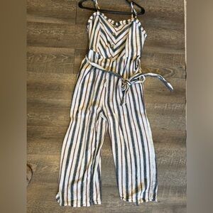Love Tree Brand romper. Women’s size medium.